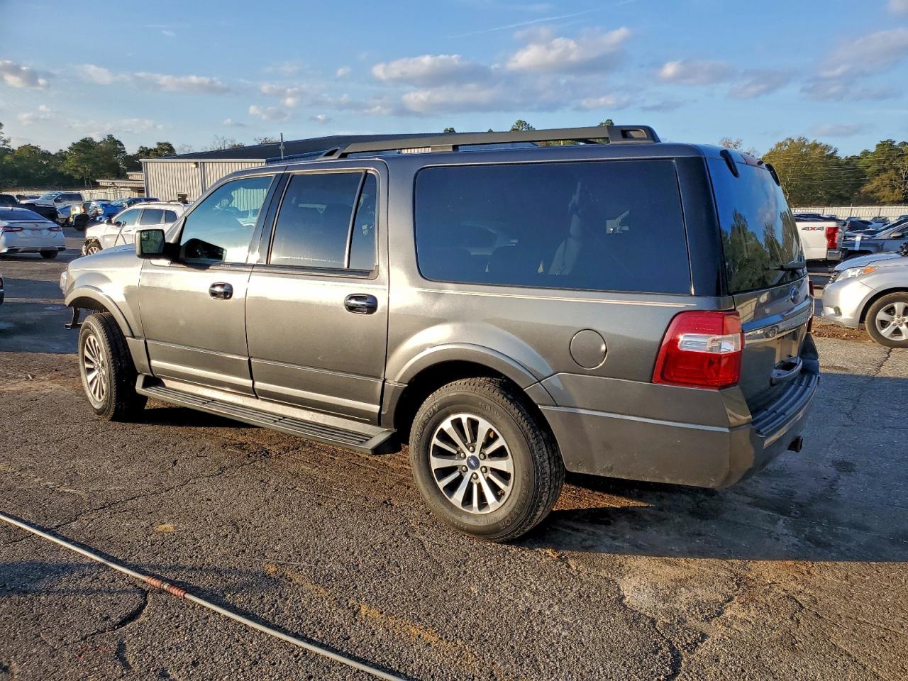 FORD EXPEDITION EL XLT