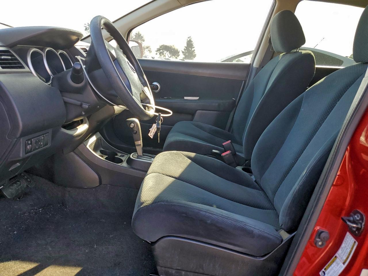 NISSAN VERSA S