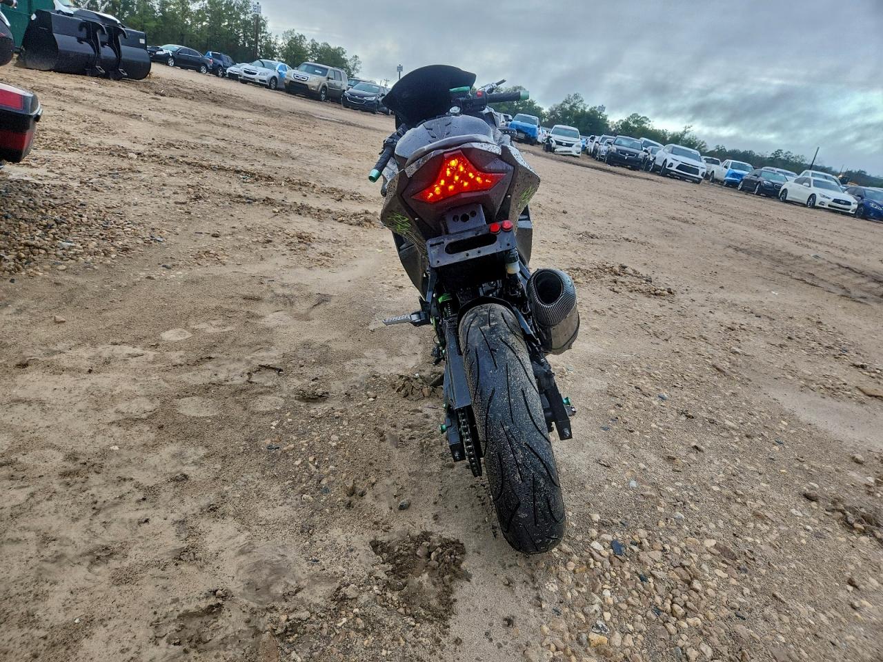 Lot #3315956127 2022 KAWASAKI EX400