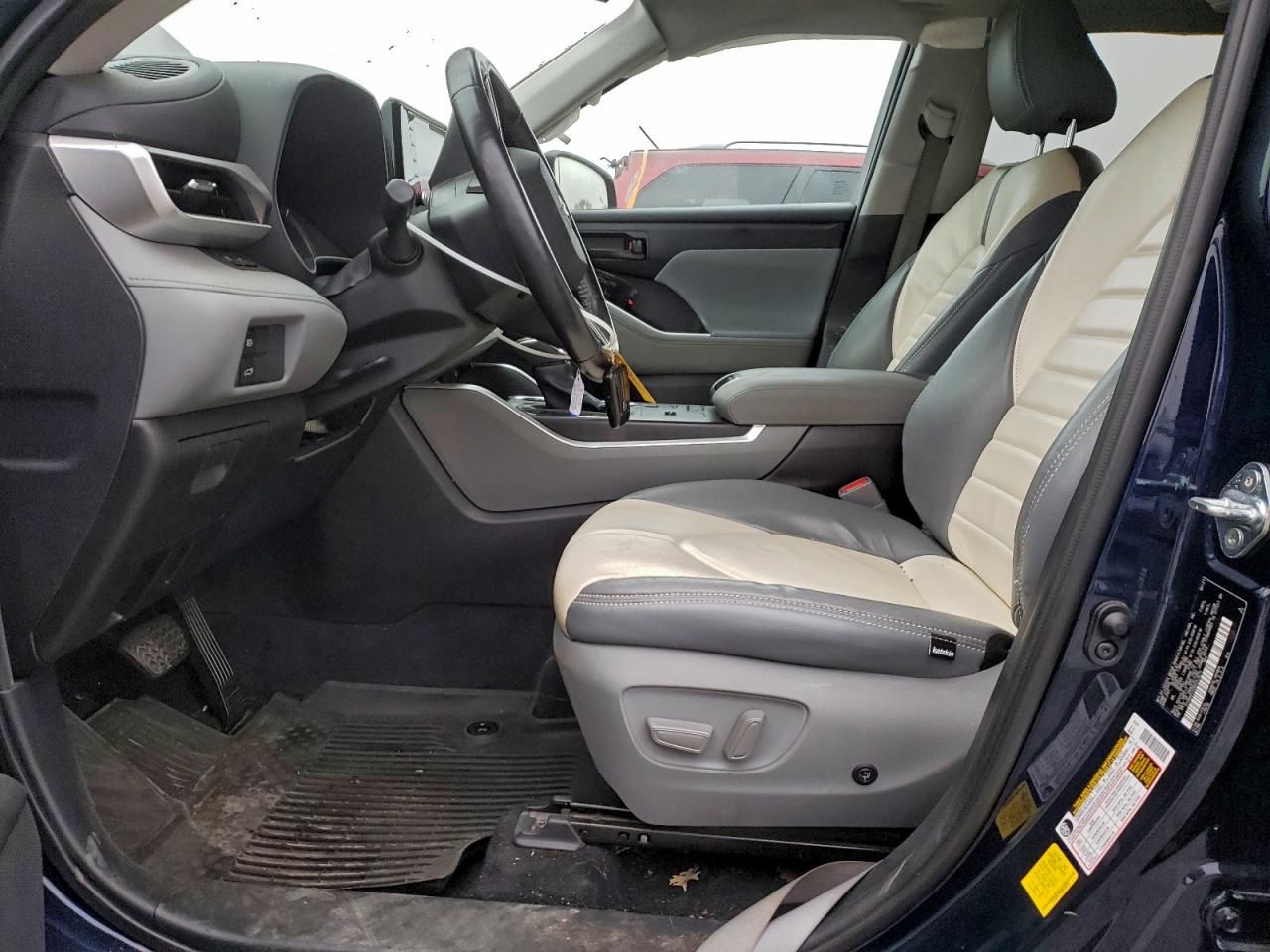 Lot #3318014521 2021 TOYOTA HIGHLANDER