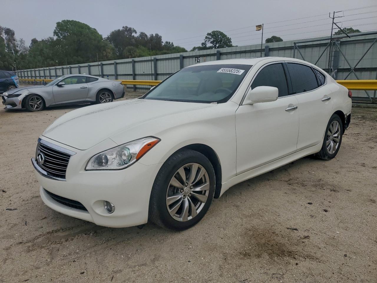 INFINITI M37