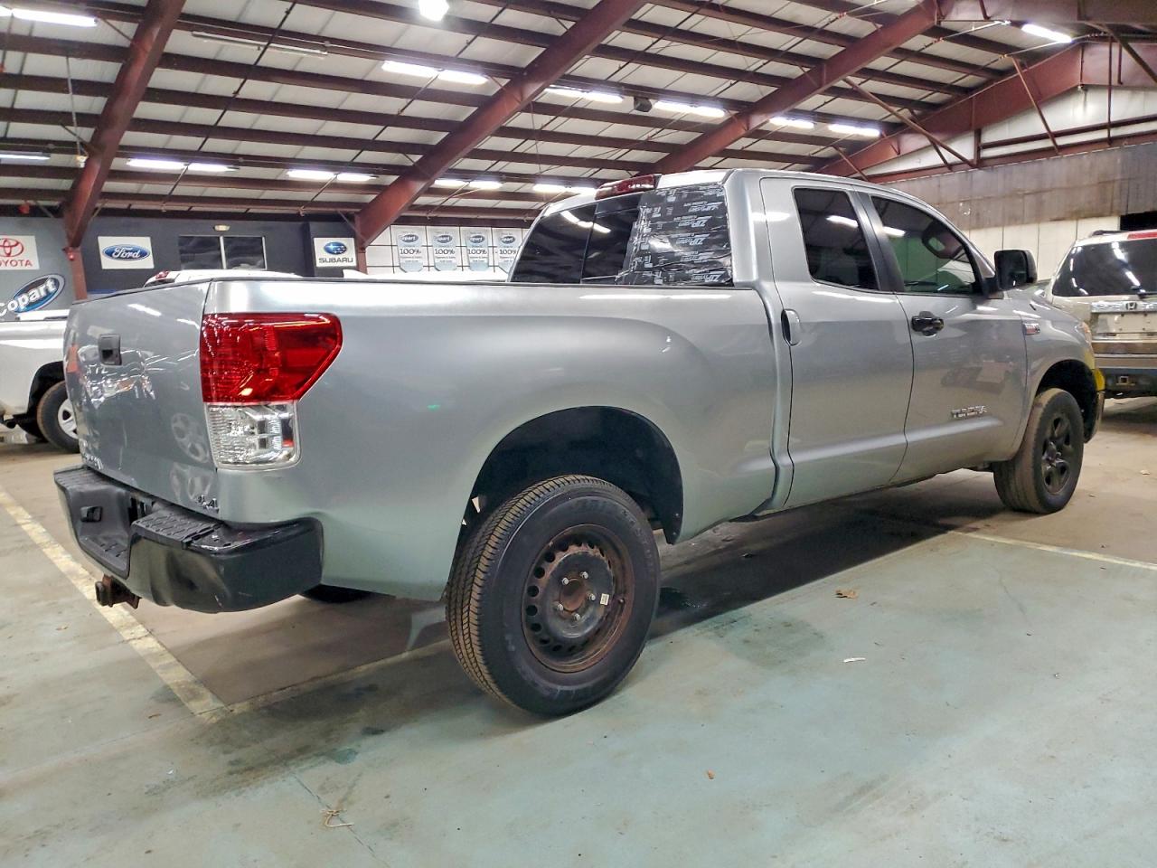 TOYOTA TUNDRA DOUBLE CAB SR5