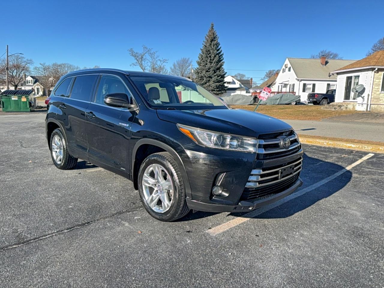 Lot #3316718401 2017 TOYOTA HIGHLANDER