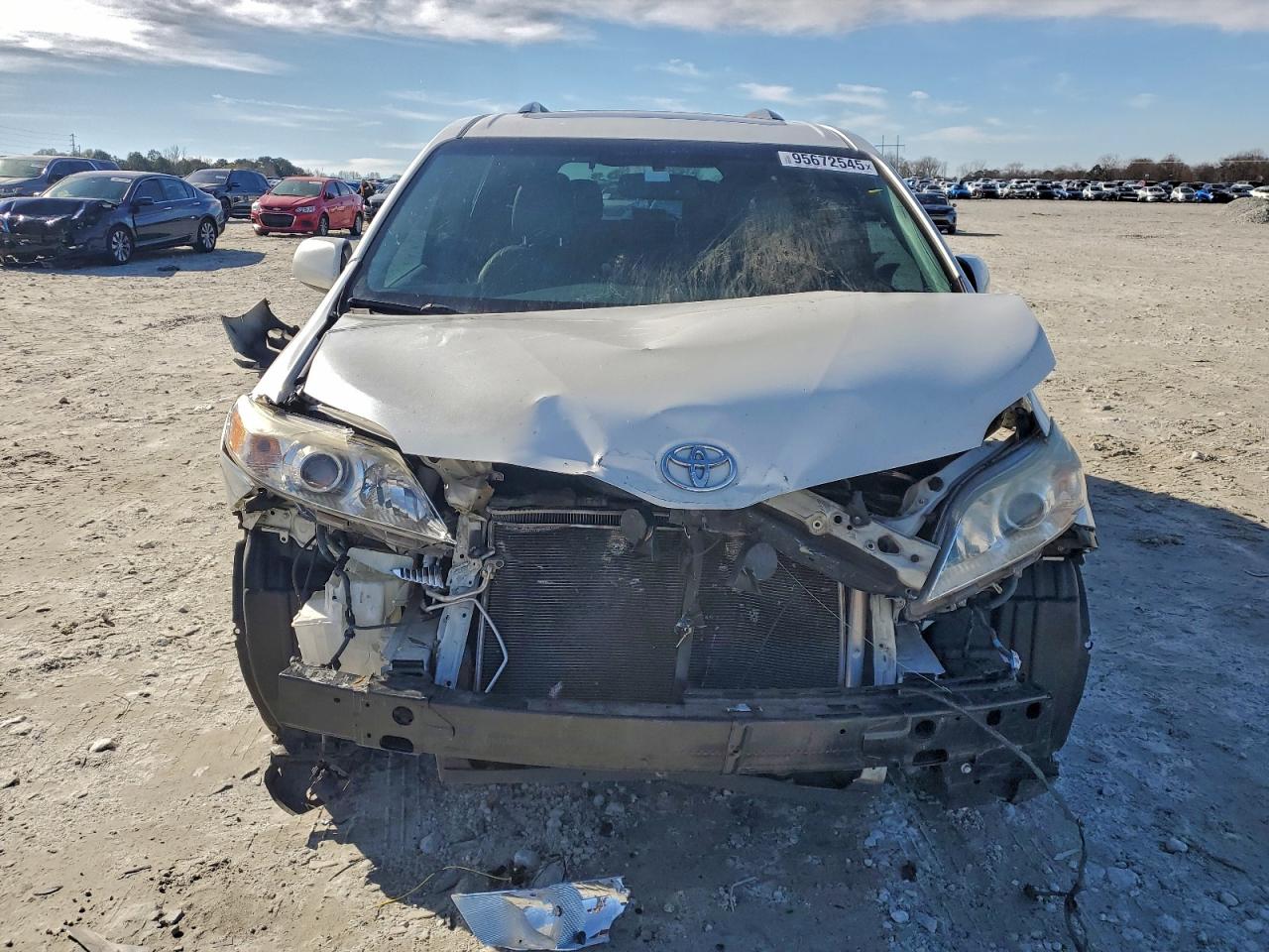 Lot #3315951132 2015 TOYOTA SIENNA XLE