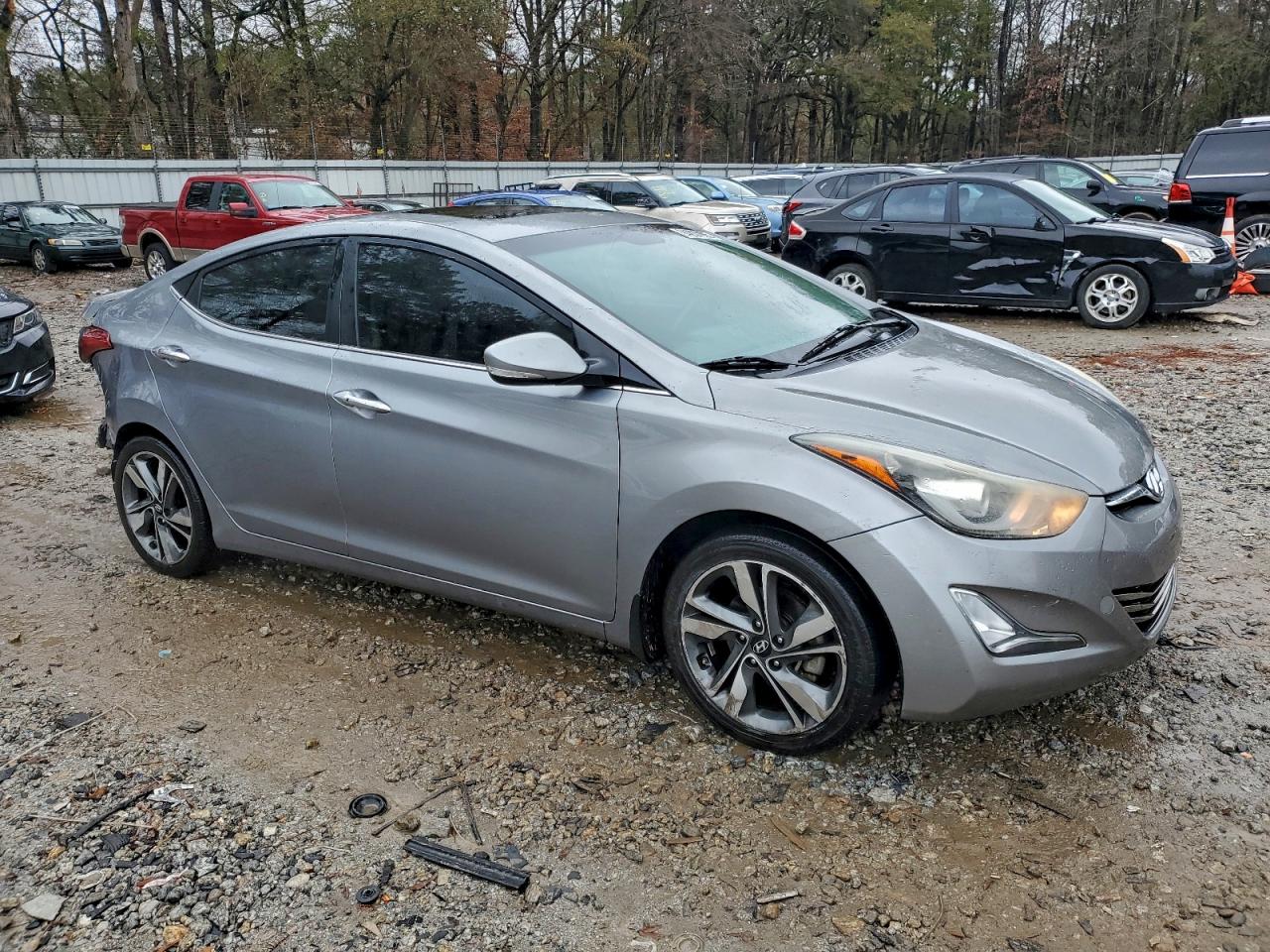 HYUNDAI ELANTRA SE