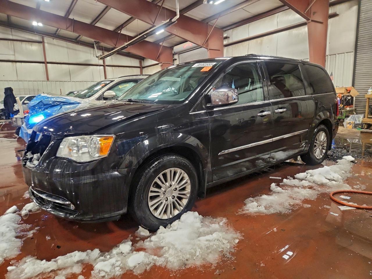 CHRYSLER TOWN & COUNTRY TOURING L