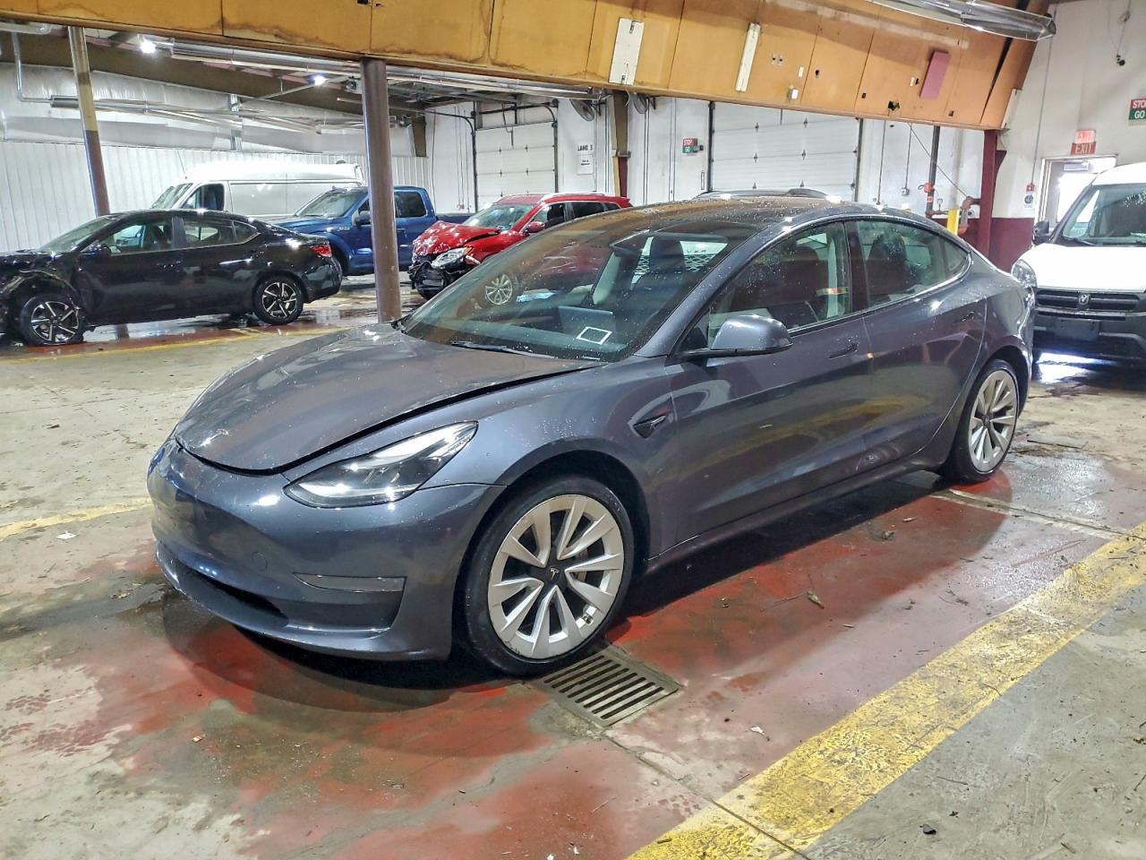 TESLA MODEL 3
