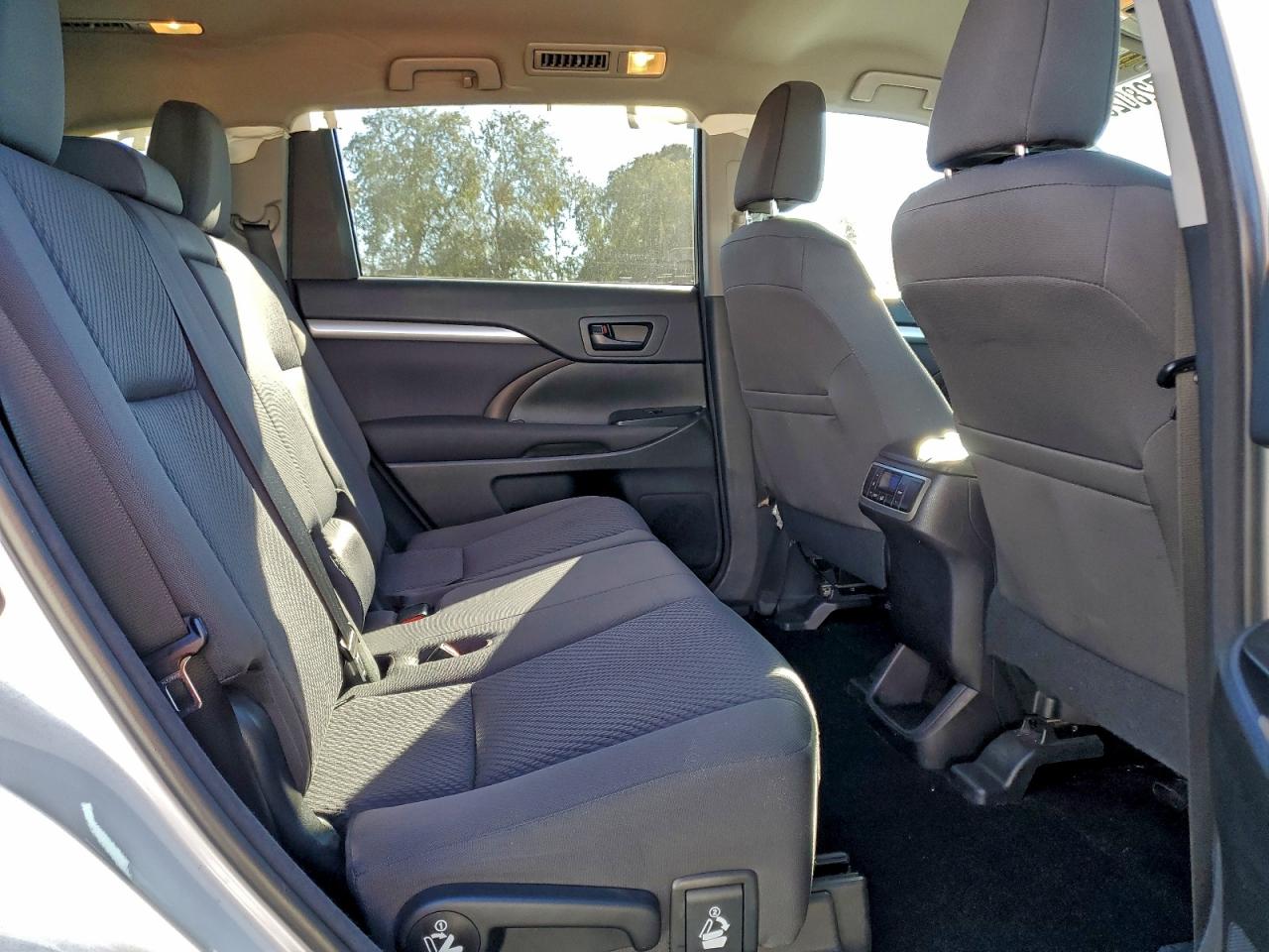 TOYOTA HIGHLANDER LE