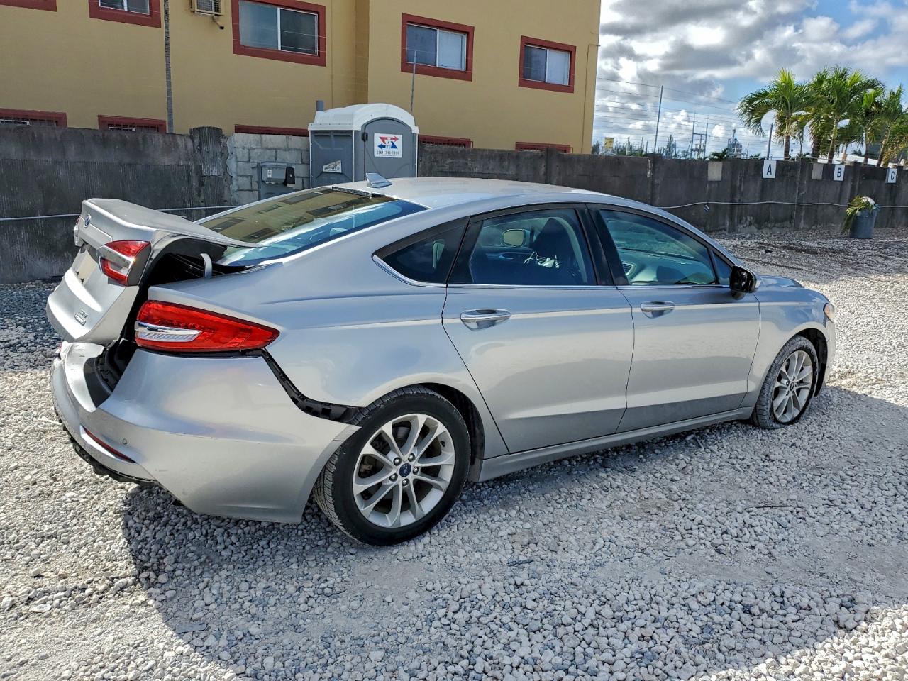 FORD FUSION SE