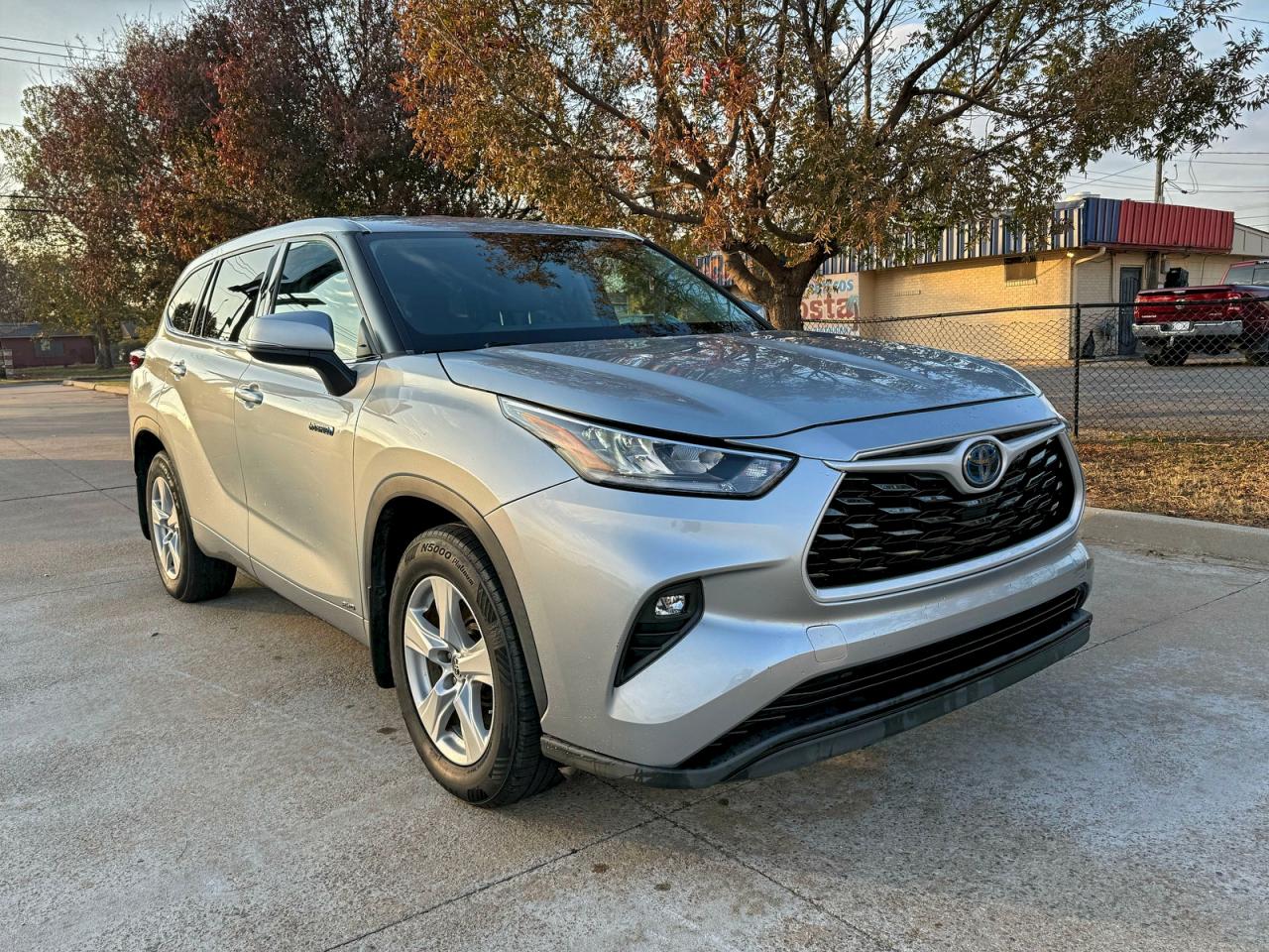 TOYOTA HIGHLANDER HYBRID LE