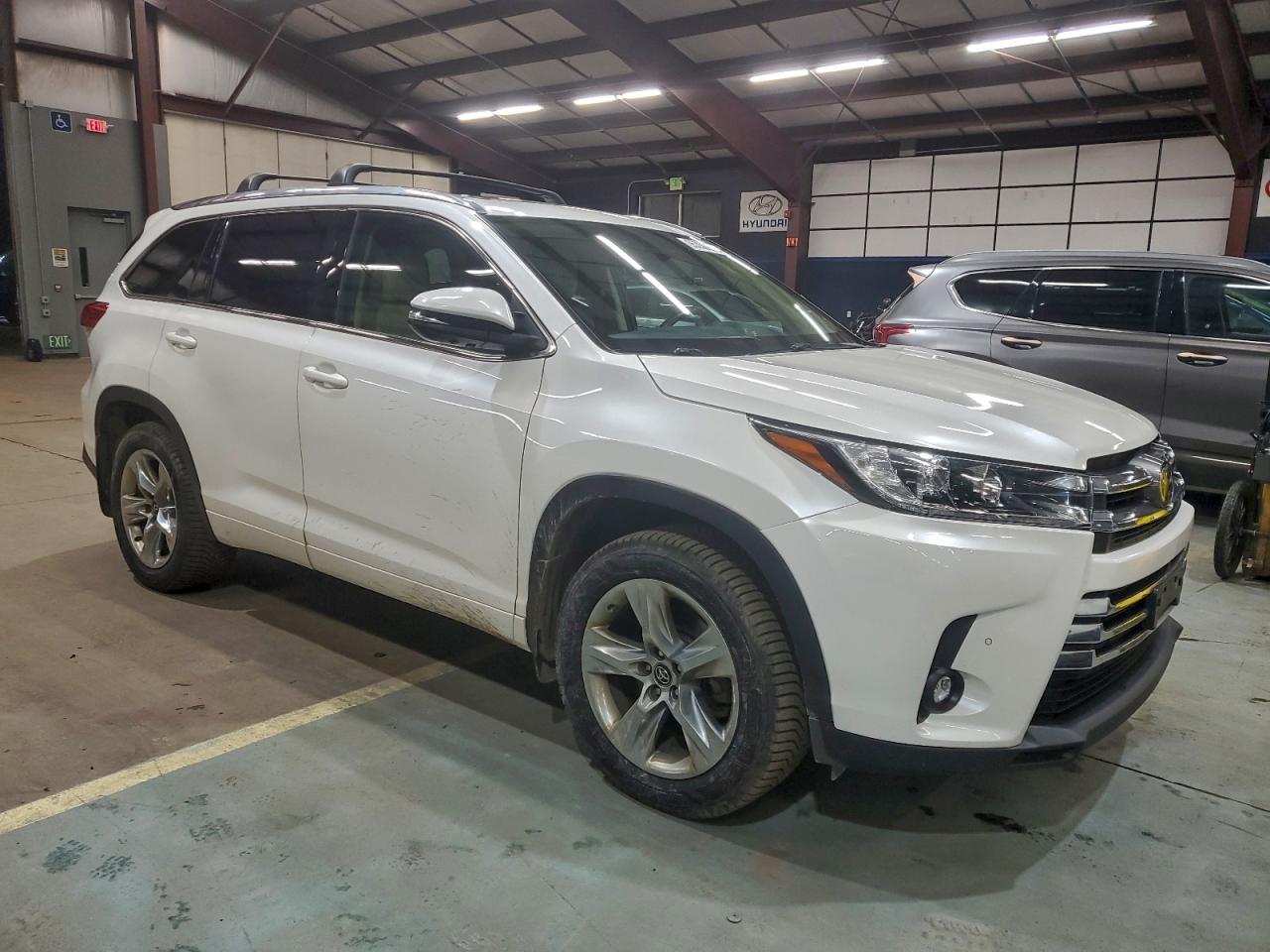 TOYOTA HIGHLANDER LIMITED