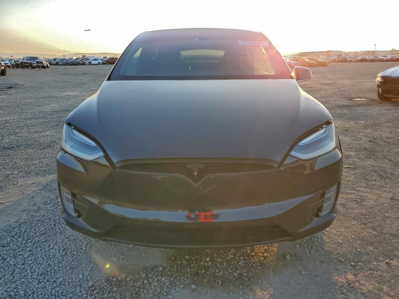 TESLA MODEL X