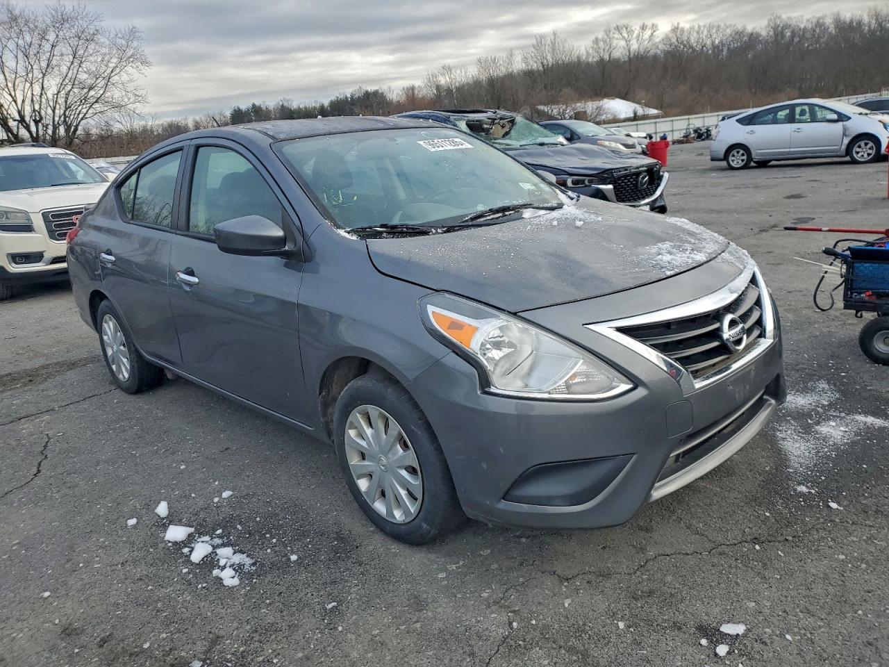 NISSAN VERSA S
