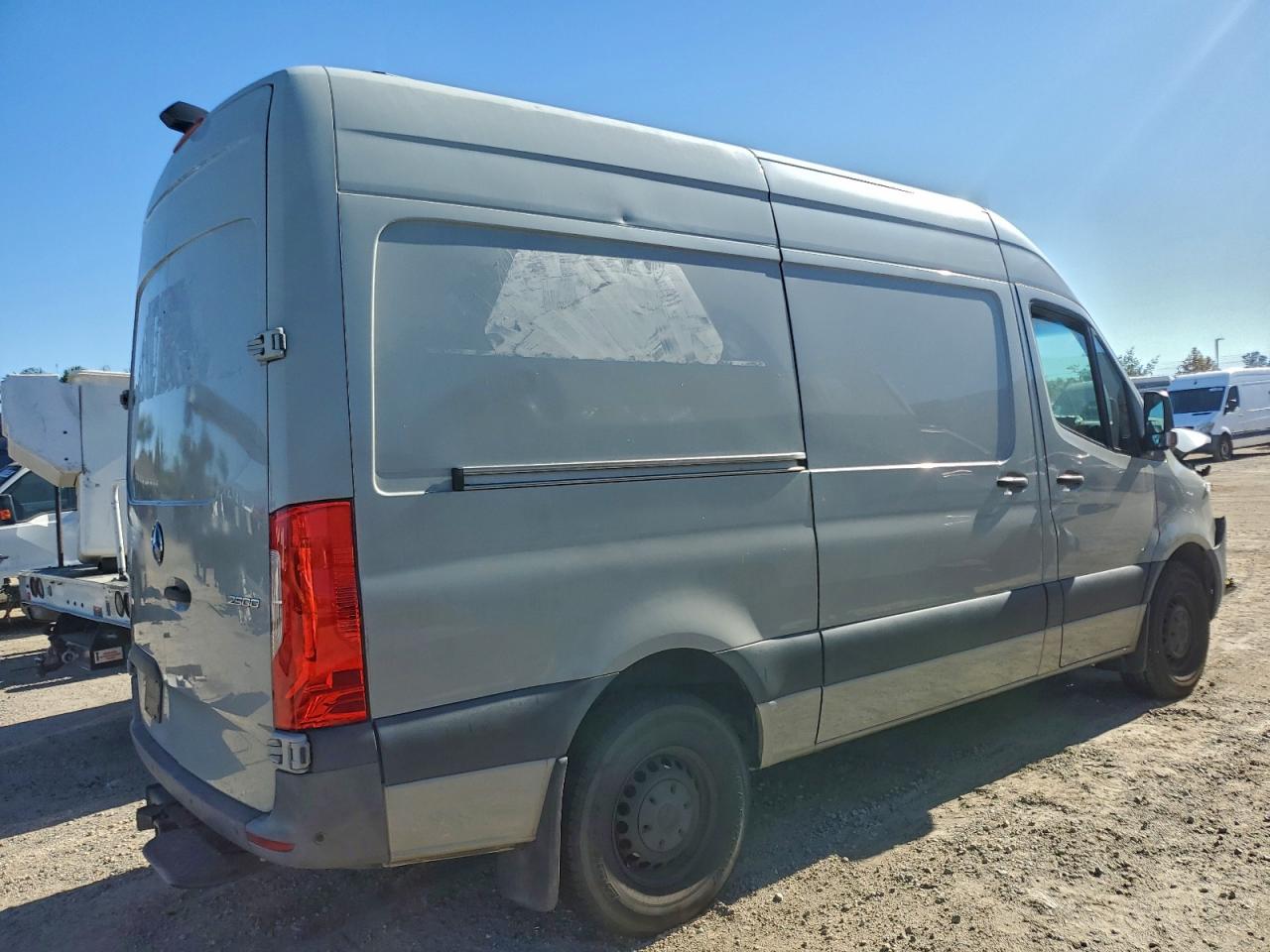 MERCEDES-BENZ SPRINTER 2500