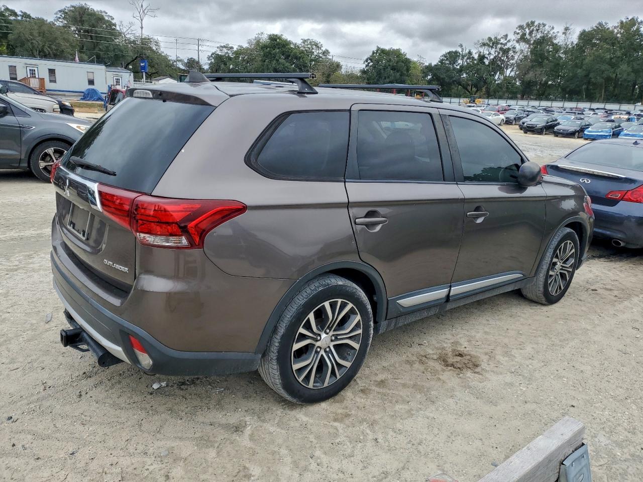 Lot #3309255629 2016 MITSUBISHI OUTLANDER