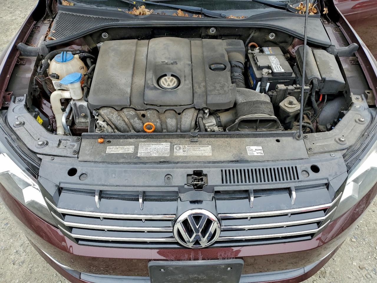 VOLKSWAGEN PASSAT SE