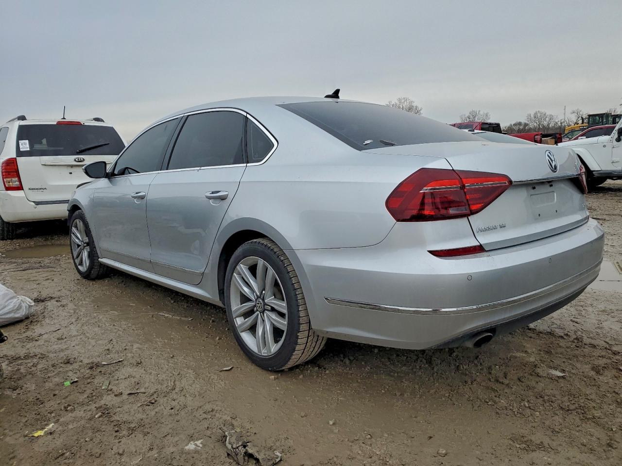 VOLKSWAGEN PASSAT SE