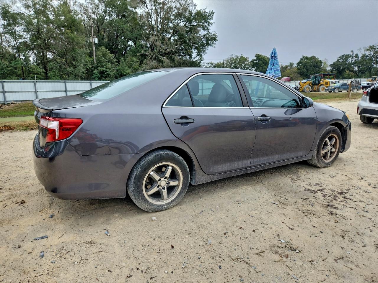 TOYOTA CAMRY BASE