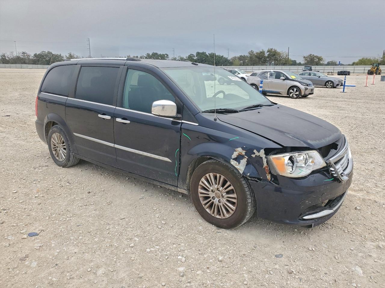 CHRYSLER TOWN & COUNTRY LIMITED