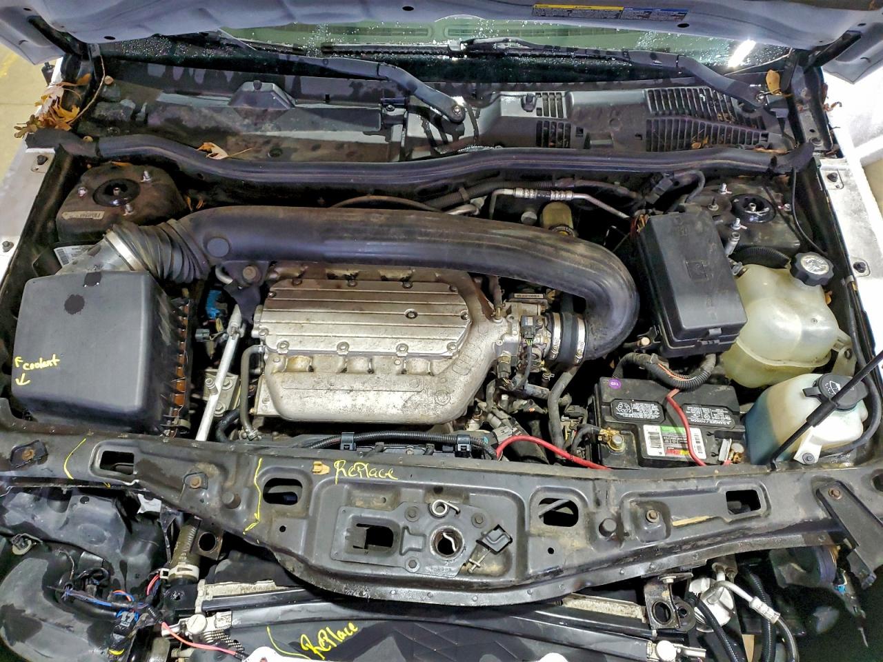 Lot #3311612225 2004 SATURN VUE