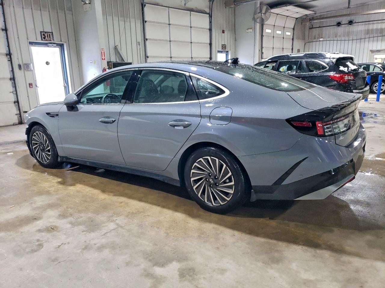 HYUNDAI SONATA HYBRID