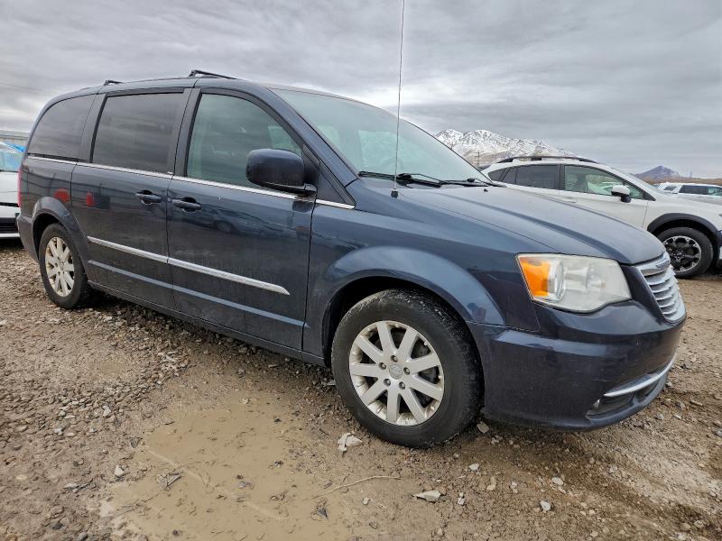 2014 CHRYSLER TOWN & COU #3302756340