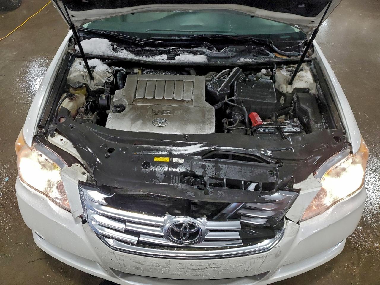 TOYOTA AVALON XL