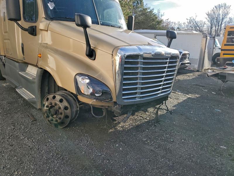 2016 FREIGHTLINER CASCADIA 1 #3304521448