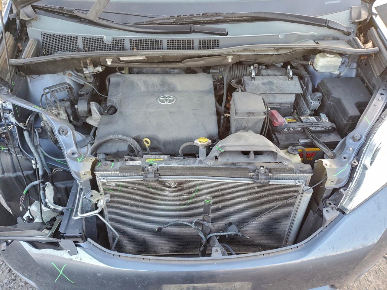 Lot #3304622446 2014 TOYOTA SIENNA LE