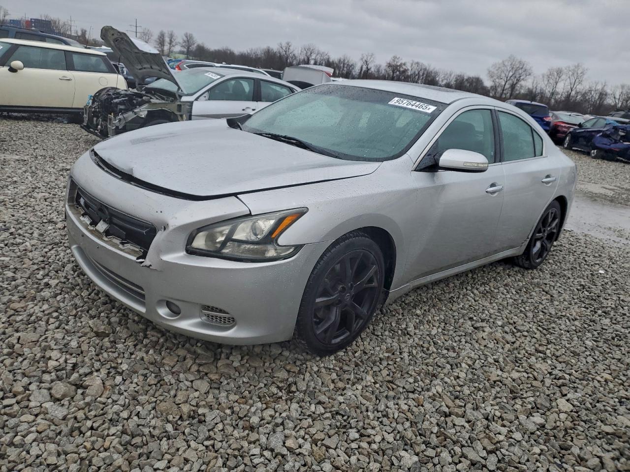 NISSAN MAXIMA S