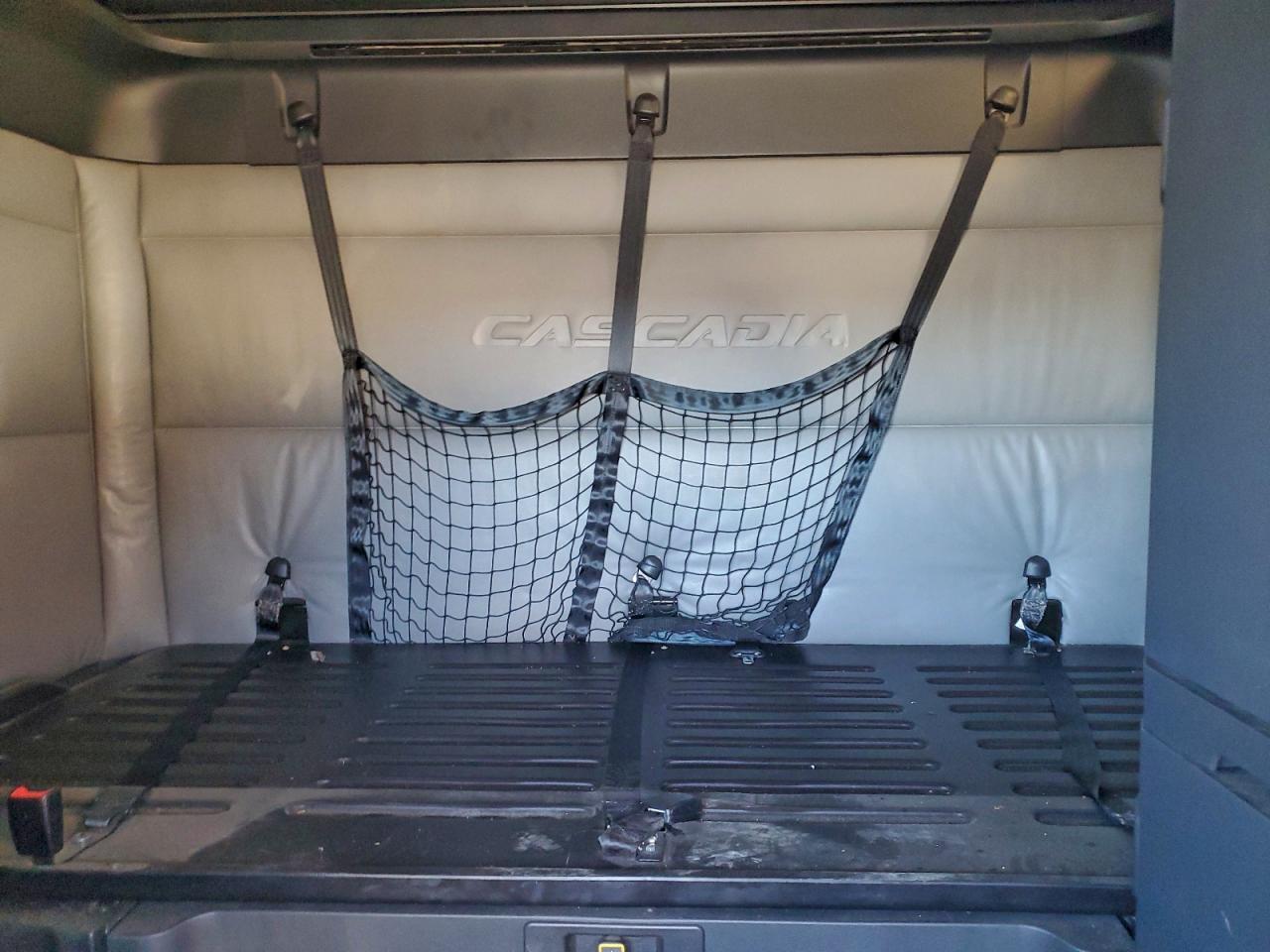 Lot #3316800425 2025 FREIGHTLINER CASCADIA 1