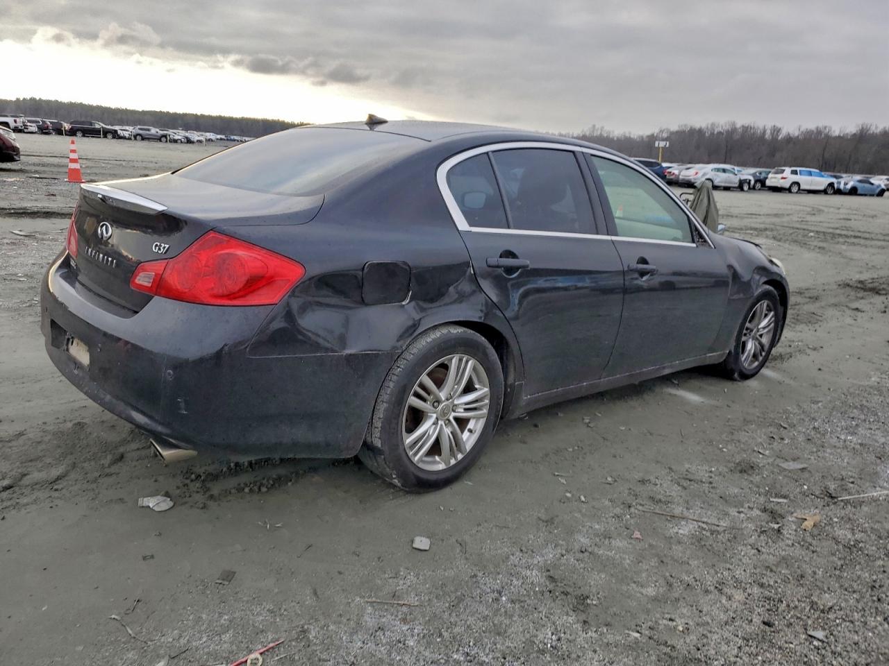 INFINITI G37 BASE