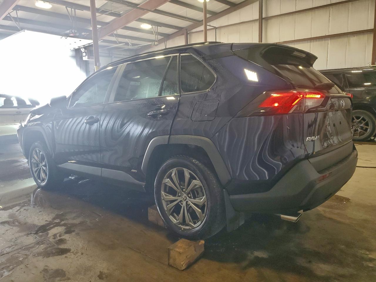 TOYOTA RAV4 XLE PREMIUM