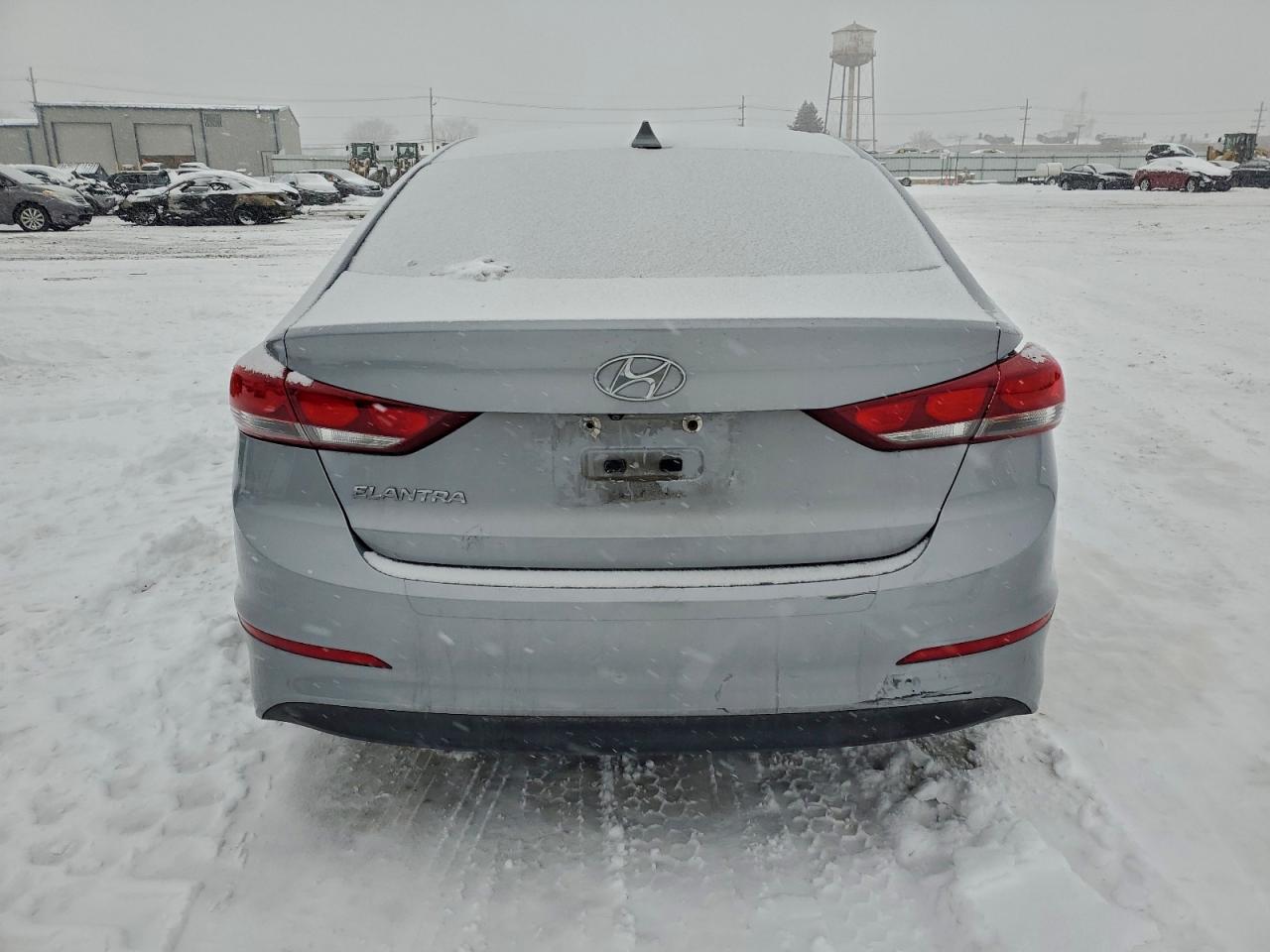 HYUNDAI ELANTRA SE