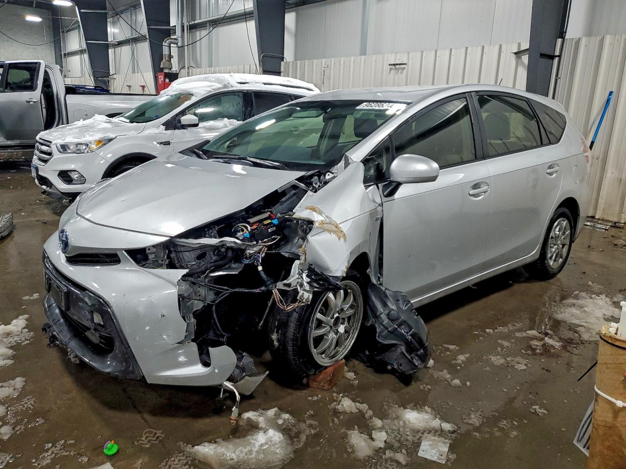 TOYOTA PRIUS V