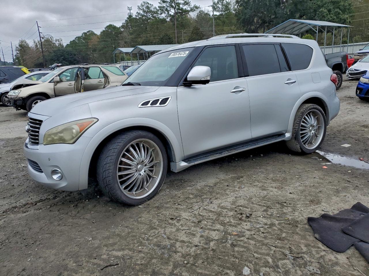 INFINITI QX56