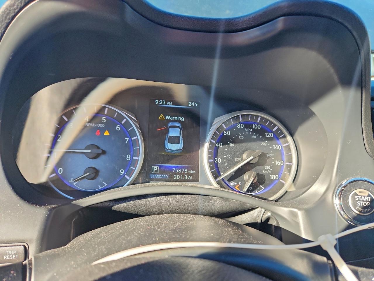 INFINITI Q60 RED SPORT 400