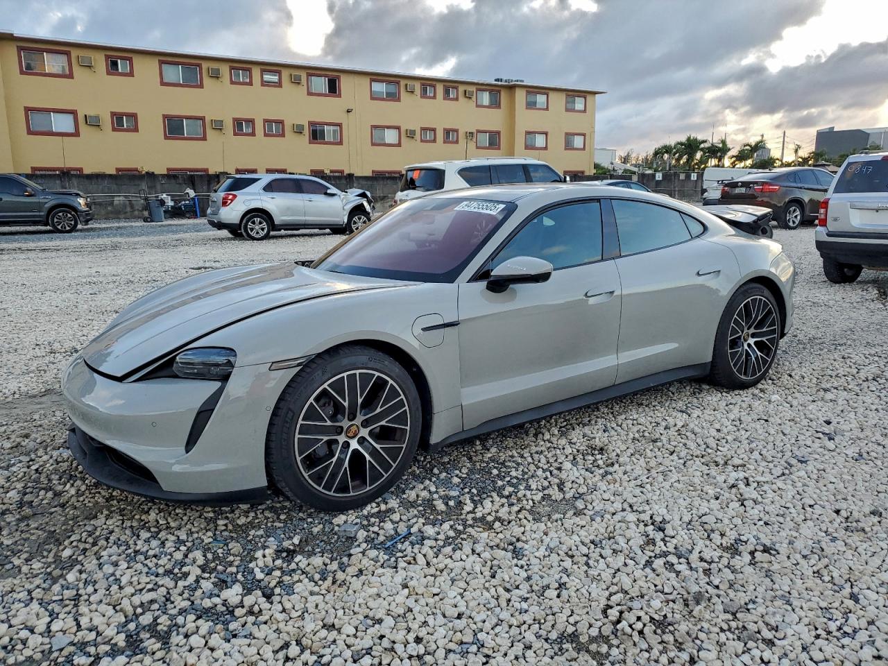 Lot #3302798971 2022 PORSCHE TAYCAN