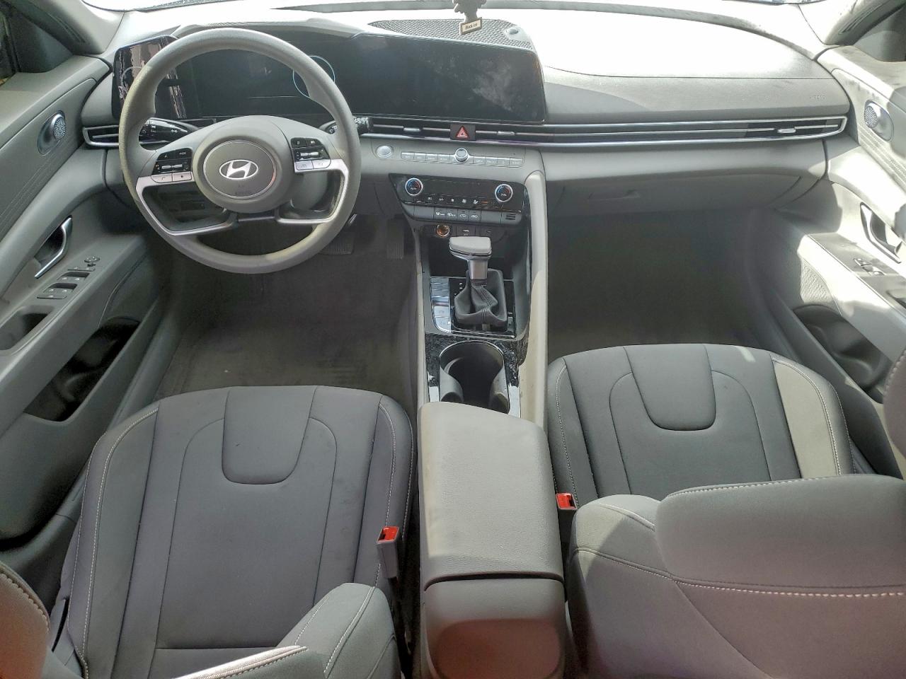 HYUNDAI ELANTRA BLUE