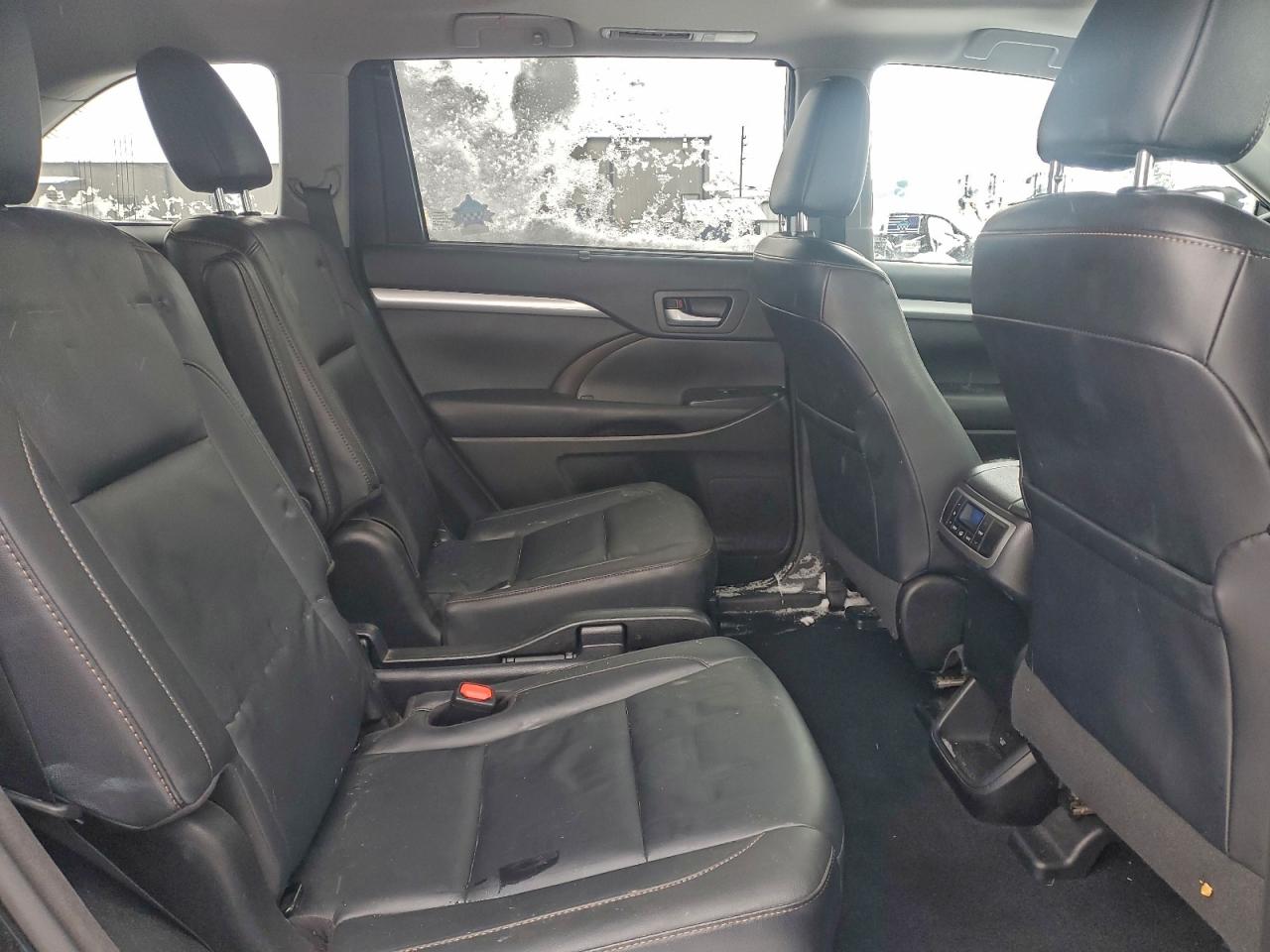 TOYOTA HIGHLANDER SE