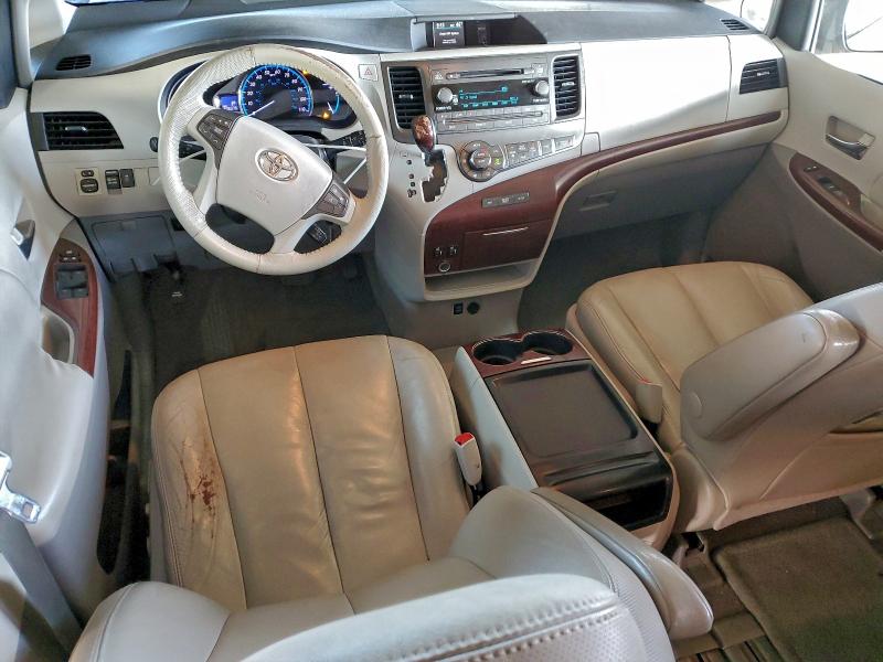 2011 TOYOTA SIENNA XLE #3308484274