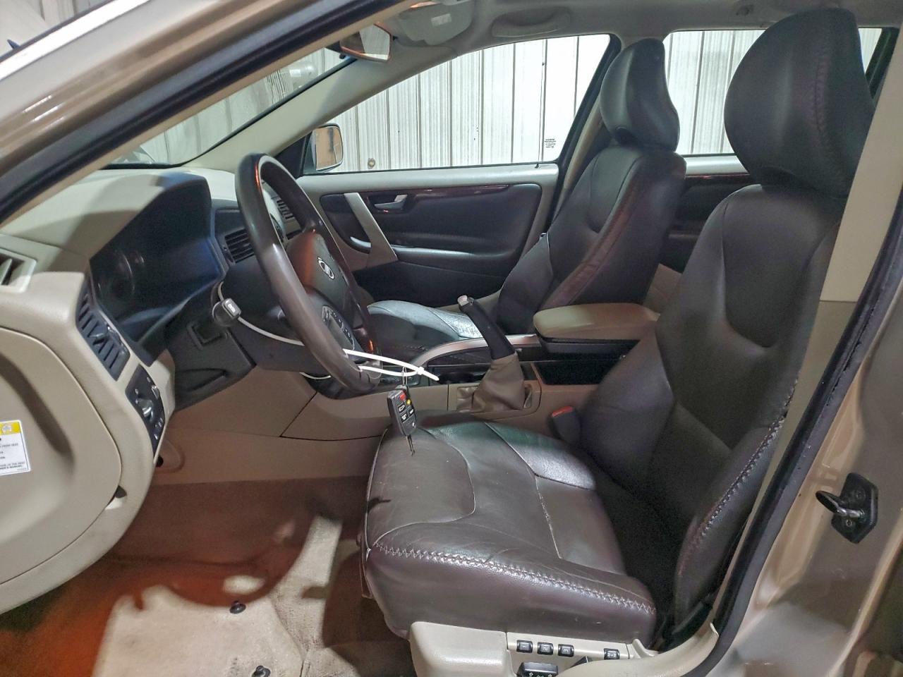 Lot #3315961189 2004 VOLVO XC70