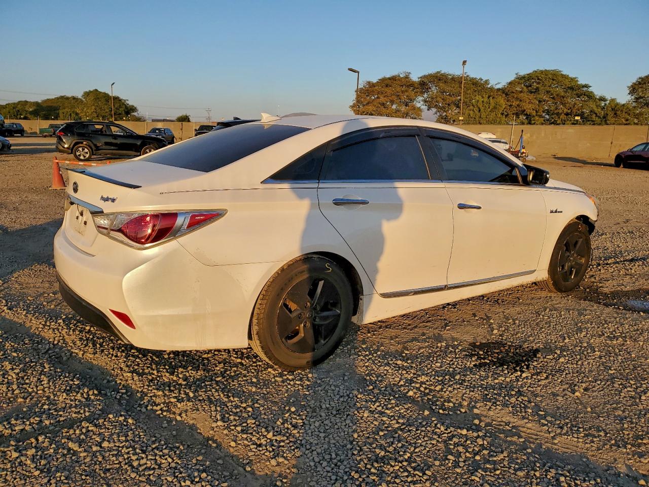 HYUNDAI SONATA HYBRID