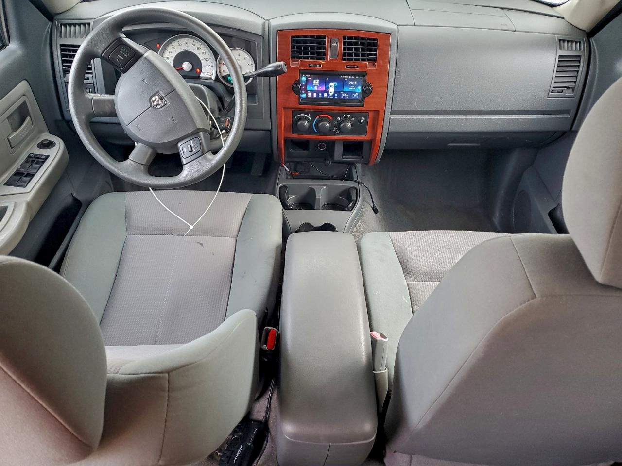 Lot #3309290615 2005 DODGE DAKOTA QUA