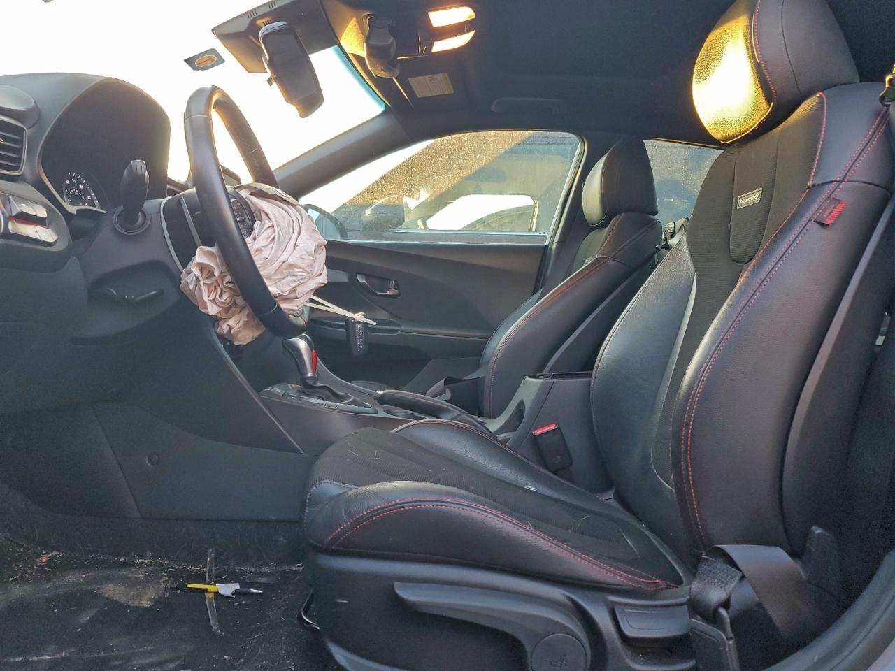 HYUNDAI VELOSTER BASE