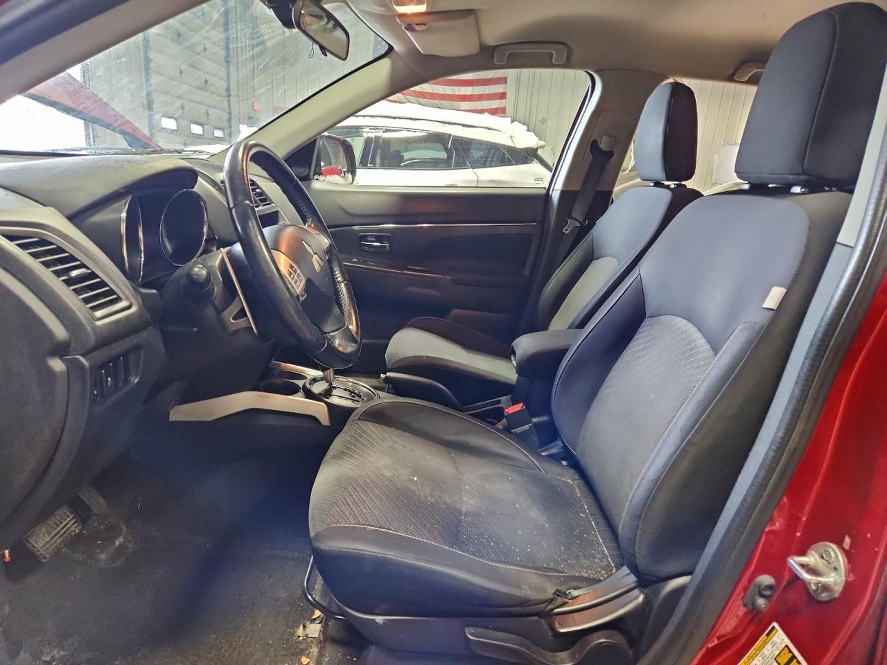 MITSUBISHI OUTLANDER SE