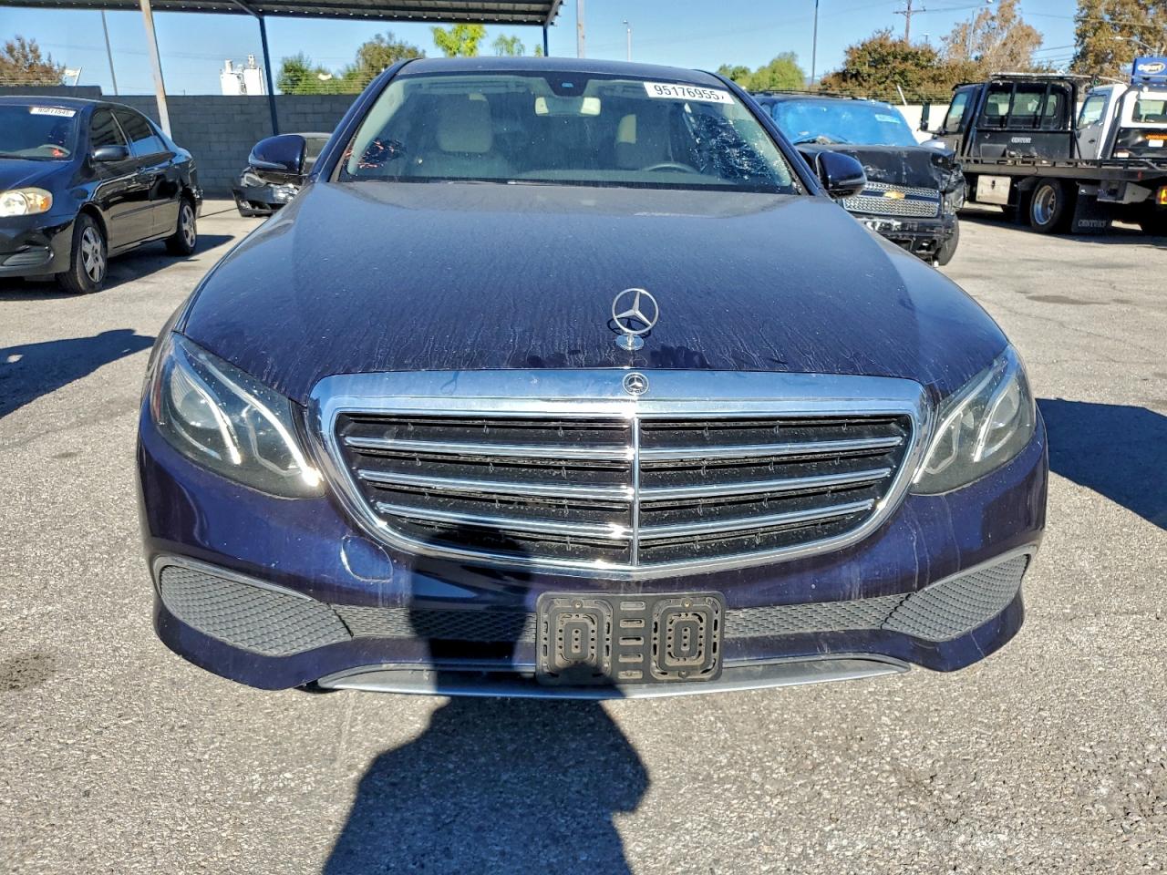 MERCEDES-BENZ E-CLASS 300