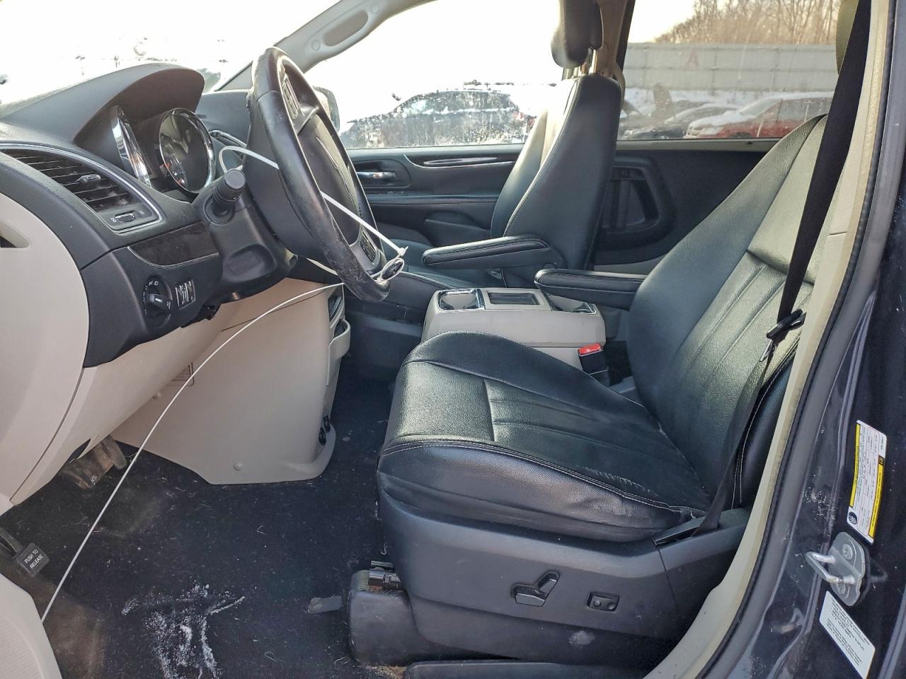 Lot #3308309176 2014 CHRYSLER TOWN & COU