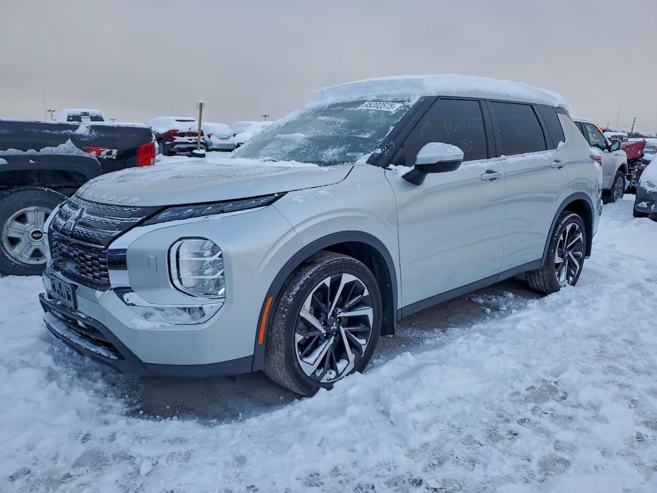 MITSUBISHI OUTLANDER ES