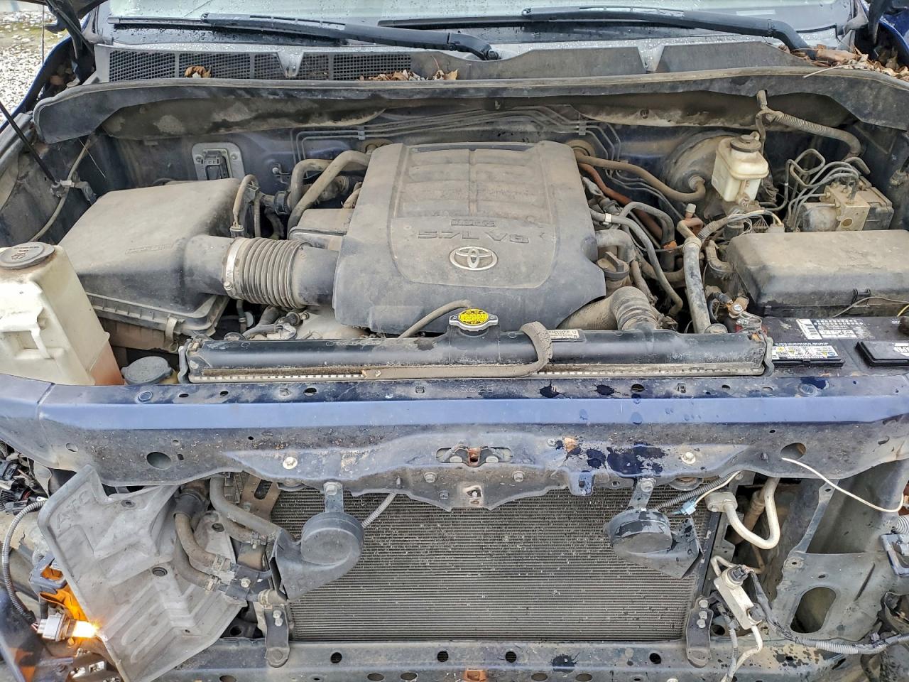 TOYOTA TUNDRA CREWMAX SR5